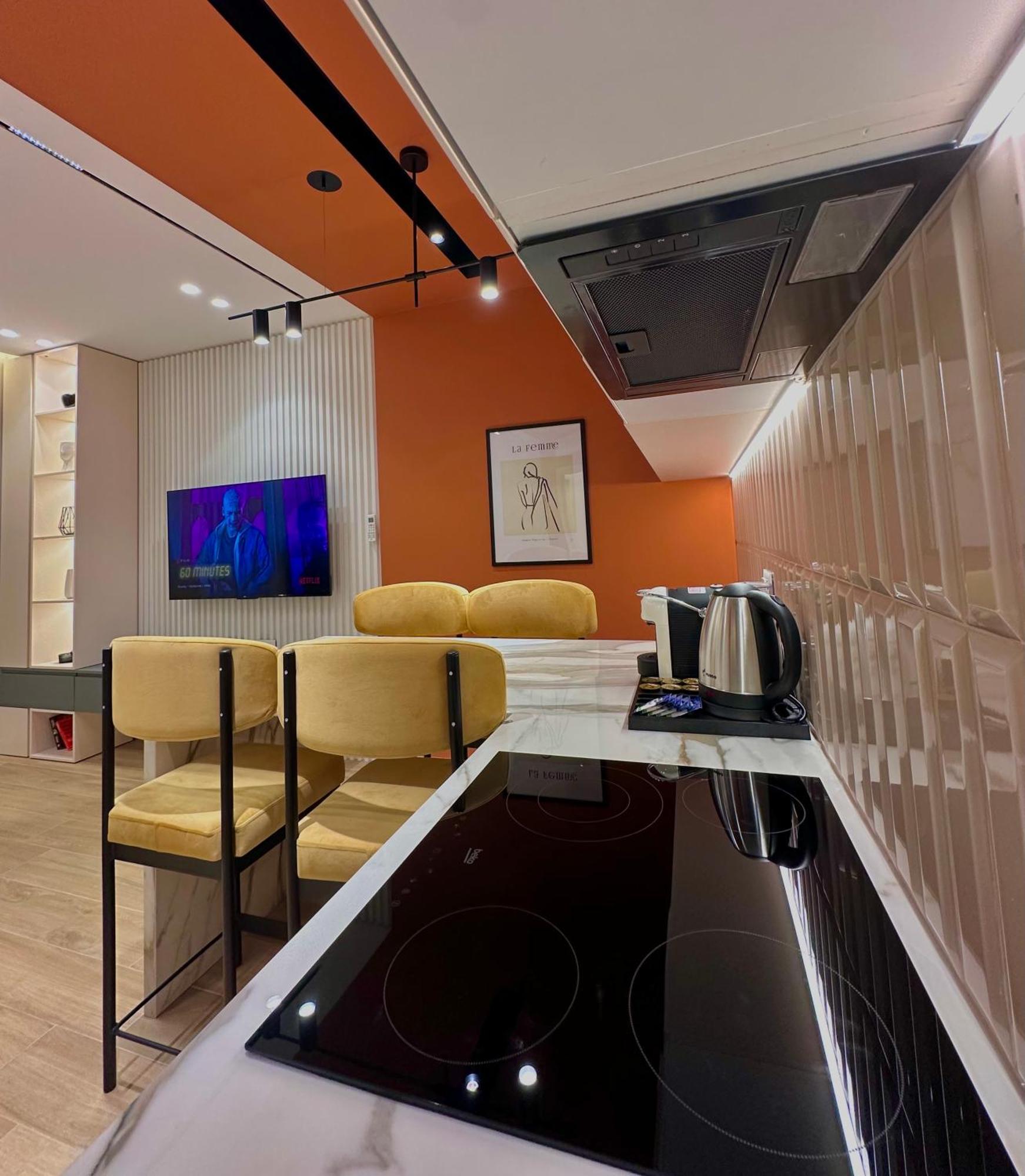 Luxurious Dreamy Seaside Apartment Дуррес Екстер'єр фото